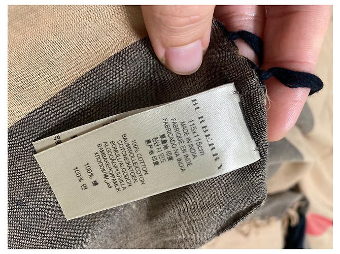 Sciarpa quadrata Burberry con frange 115X115 100% cotone come nuovo mega check - vista 5