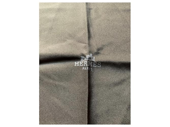 Hermès Losange aus schwarzer Seide - Ansicht 3