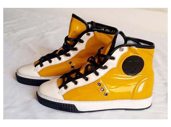 Gucci Sneaker aus Lackleder schwarz weiß gelb - Ansicht 3
