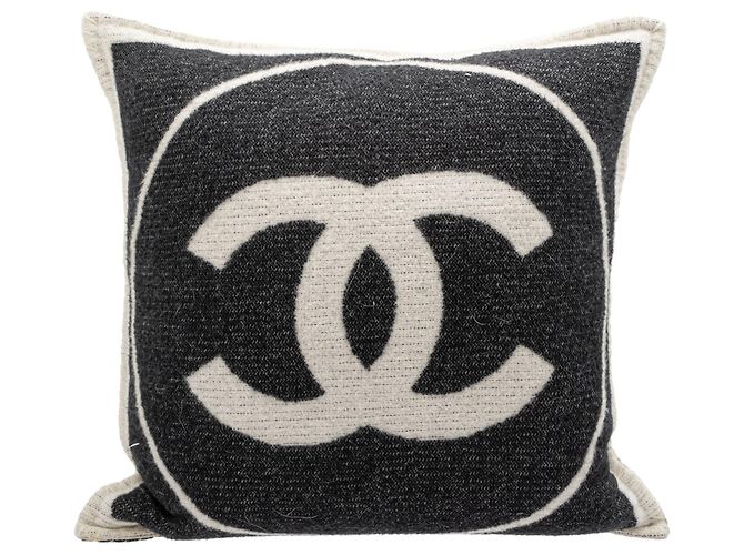Chanel Almofada de Lã CC Preto - vista 2