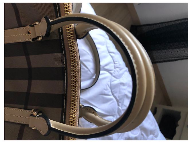 Borsa Burberry Bowling Beige in Acrilico - vista 3