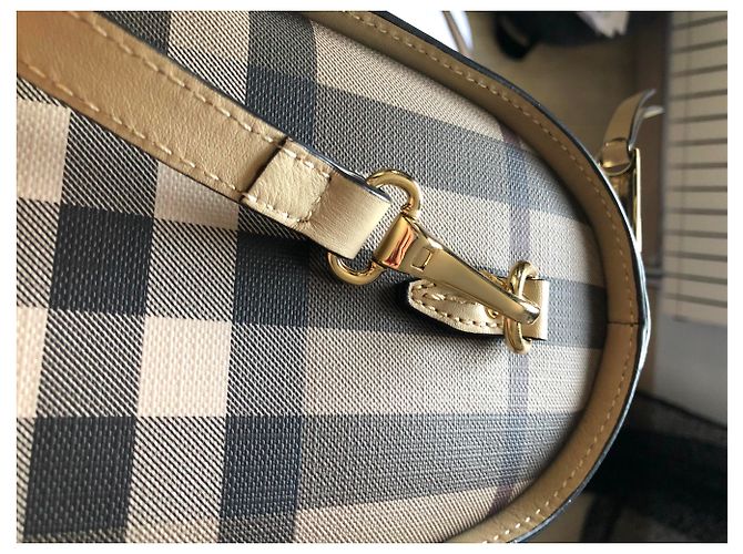 Borsa Burberry Bowling Beige in Acrilico - vista 6