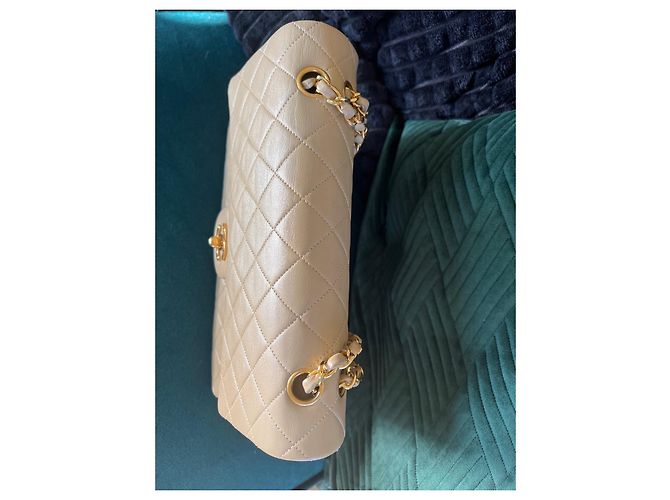 Timeless Chanel mittel gefütterte Klappe Beige - Ansicht 11