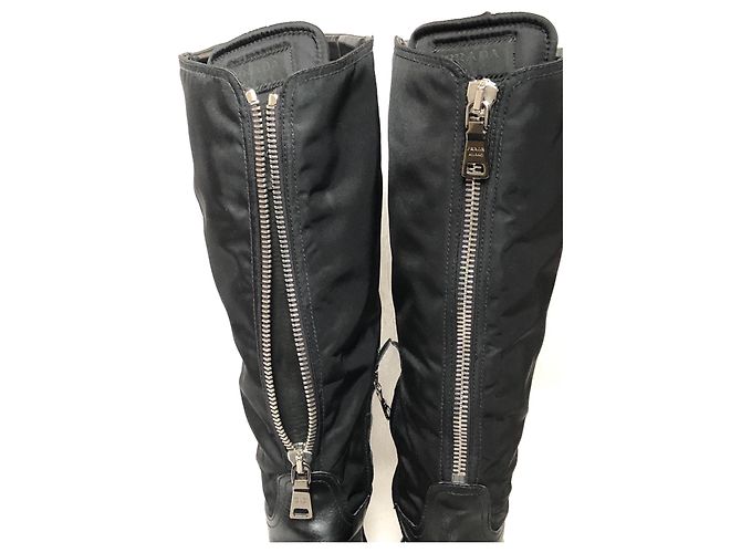 Stivali Biker Prada x Vibram in Nylon e Pelle Nero - vista 12