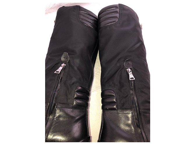 Stivali Biker Prada x Vibram in Nylon e Pelle Nero - vista 17