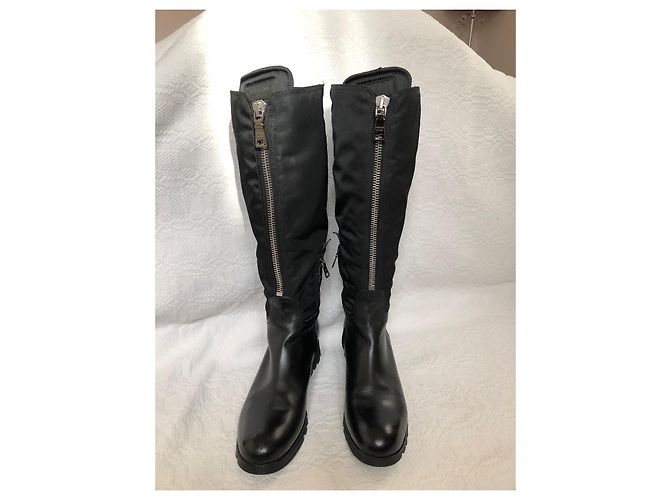 Stivali Biker Prada x Vibram in Nylon e Pelle Nero - vista 2