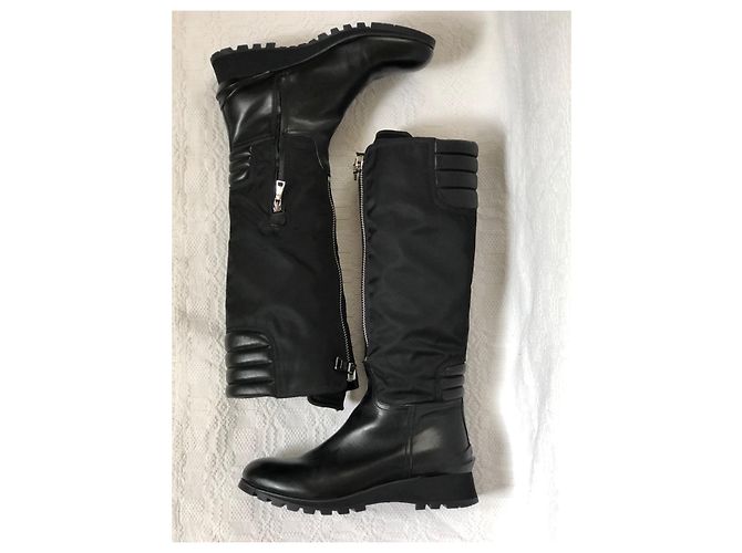 Stivali Biker Prada x Vibram in Nylon e Pelle Nero - vista 3