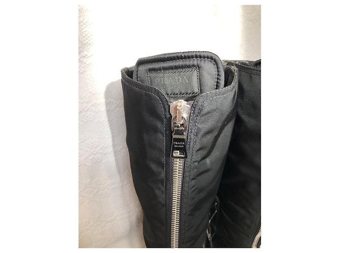 Stivali Biker Prada x Vibram in Nylon e Pelle Nero - vista 4