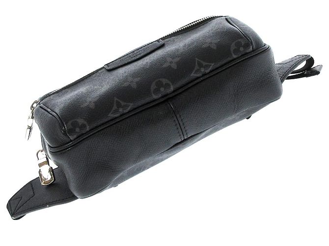 Louis Vuitton all'aperto Grigio - vista 3