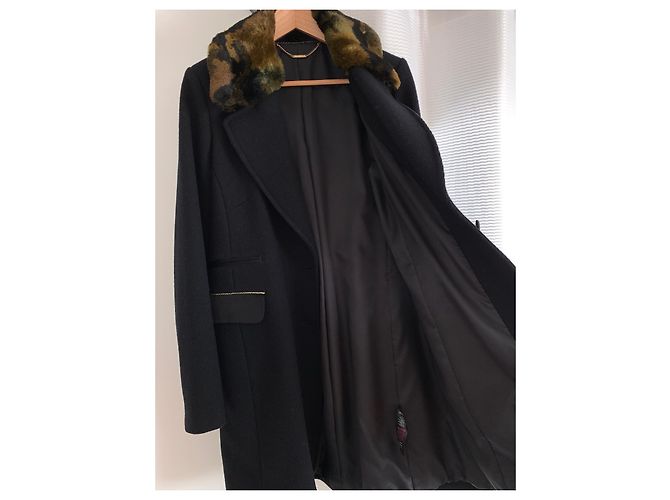 One step Black Virgin Wool Coat with Detachable Faux Fur Collar - view 2
