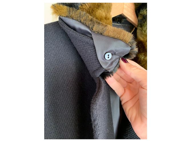 One step Black Virgin Wool Coat with Detachable Faux Fur Collar - view 6