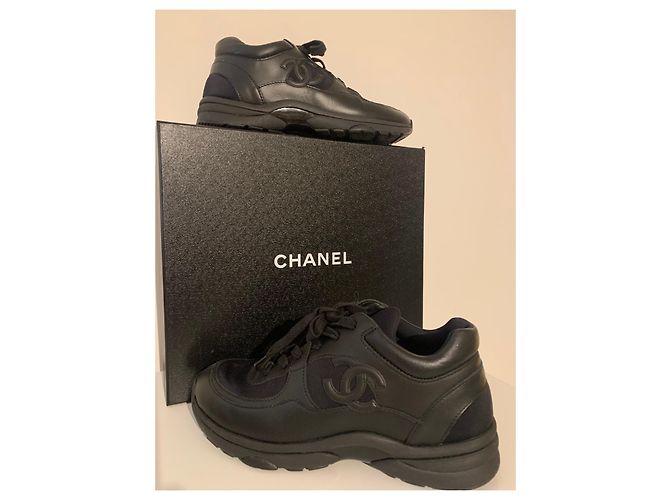 Chanel RARE BASKETS NOIRES CLASSIQUE TAILLE 40 - vue 2