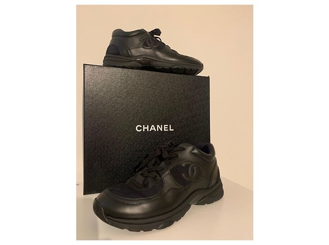Chanel RARE BASKETS NOIRES CLASSIQUE TAILLE 40 - vue 3