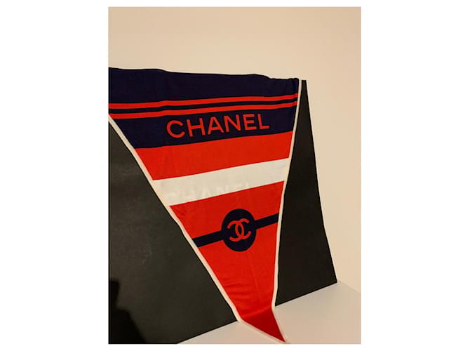 Chanel nuova sciarpa di seta ( forma di diamante ) - vista 3