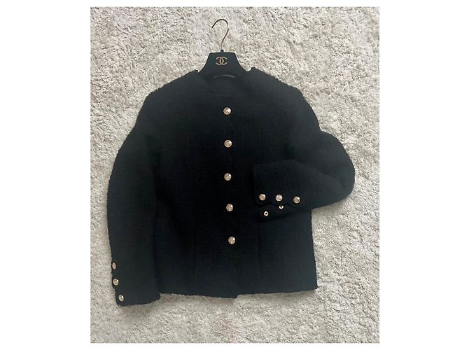 Giacca Chanel in tweed nero collezione autunno 2020 - vista 2