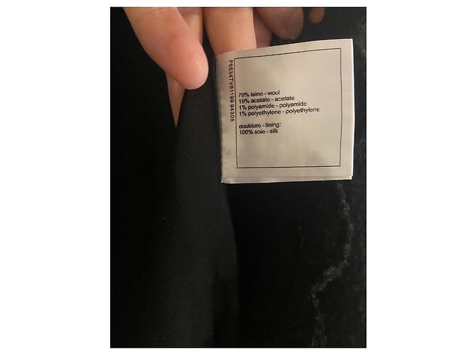 Giacca Chanel in tweed nero collezione autunno 2020 - vista 7