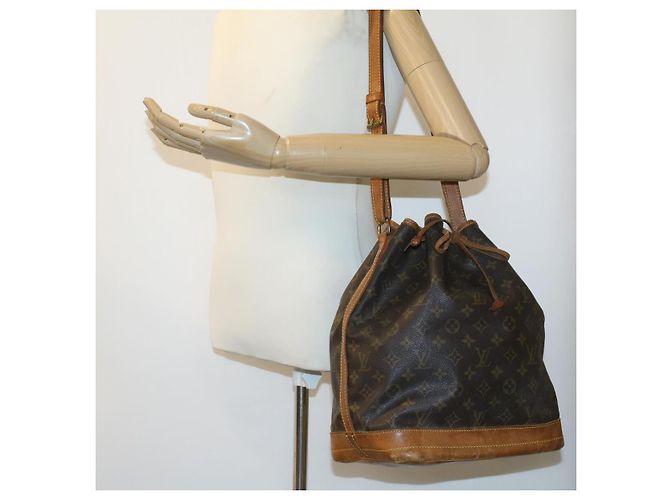 Borsa a tracolla Noe con monogramma LOUIS VUITTON M42224 LV Auth rd3801 - vista 22