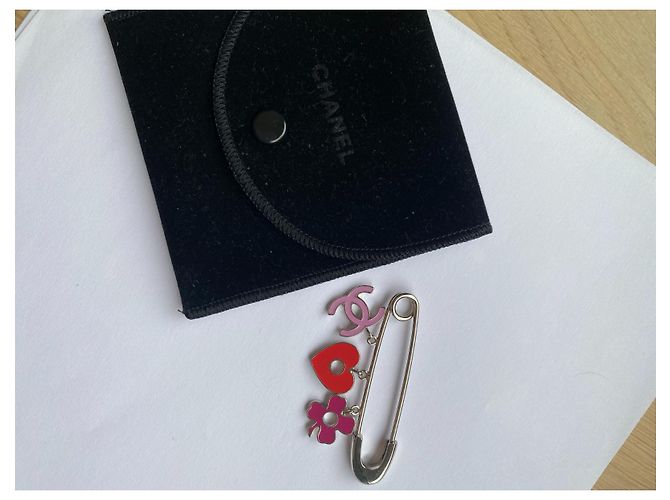 Chanel-Monogramm-Brosche Silber Pink Rot Lila - Ansicht 2