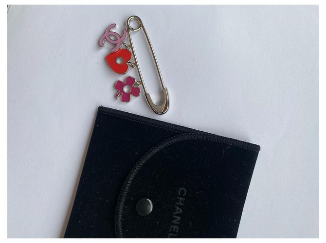 Chanel-Monogramm-Brosche Silber Pink Rot Lila - Ansicht 4
