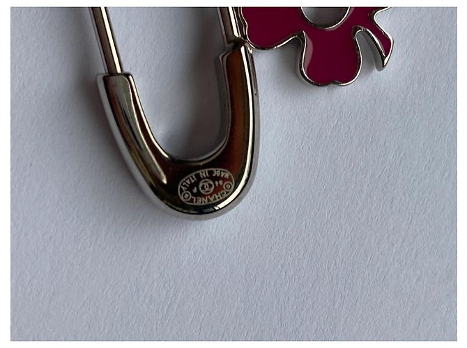 Chanel-Monogramm-Brosche Silber Pink Rot Lila - Ansicht 7
