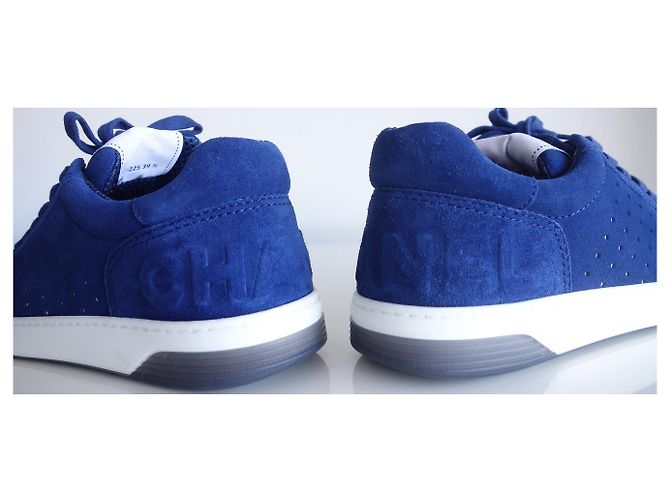 Sneakers Chanel in camoscio blu royal 39.5 - vista 5