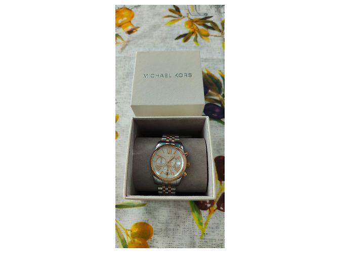 Orologio Michael Kors Lexington Cronografo Quadrante Argento D'oro - vista 6