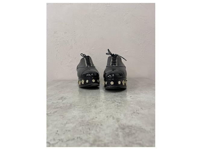 Chanel Camelia Oxford in nero - vista 2