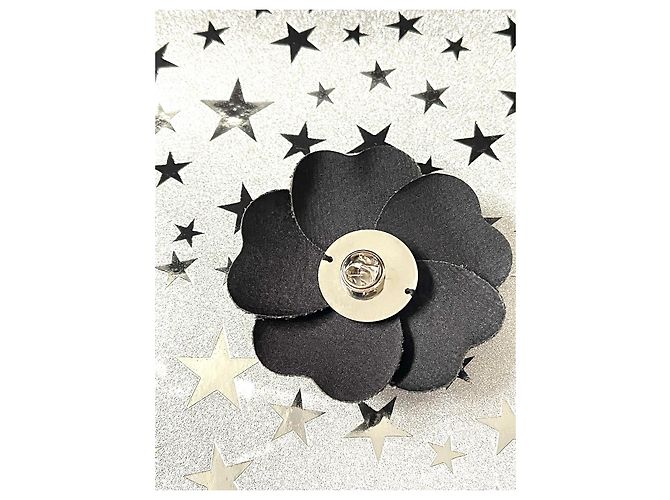 Chanel CAMÉLIA Preto - vista 3