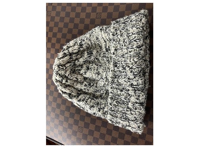 Berretto Chanel Grigio in Cashmere e Lana con Lustrini - vista 2