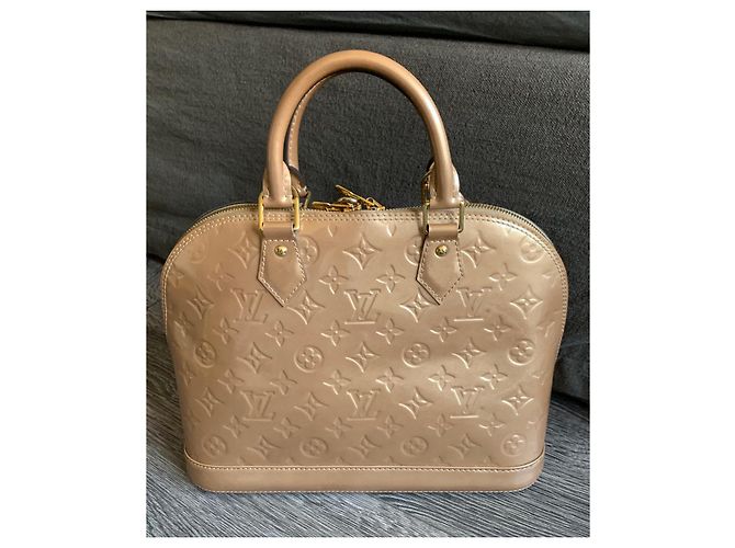 Bolso Louis Vuitton Alma PM de charol - vista 2