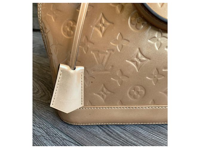 Bolso Louis Vuitton Alma PM de charol - vista 9