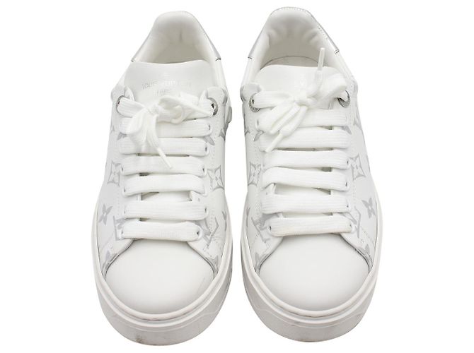 Sneakers Louis Vuitton Monogram Time Out in pelle bianca Bianco - vista 2