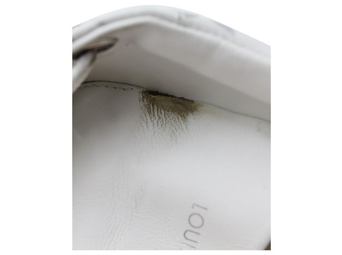 Sneakers Louis Vuitton Monogram Time Out in pelle bianca Bianco - vista 7