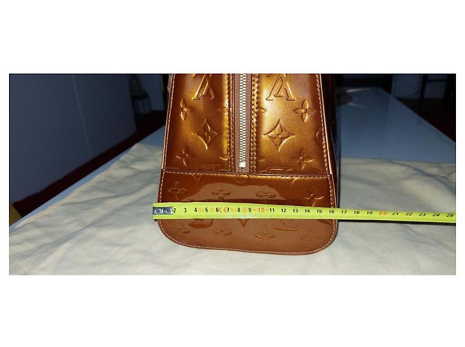 Borsa Louis Vuitton Monogramma Pelle Vernice Cognac Bronzo Rame - vista 16