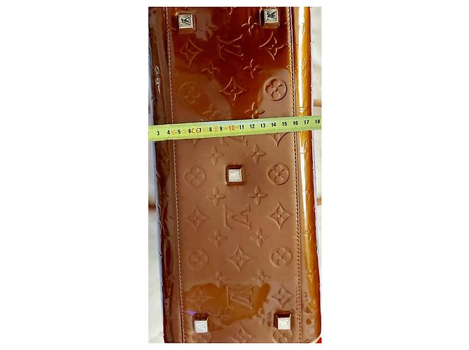 Borsa Louis Vuitton Monogramma Pelle Vernice Cognac Bronzo Rame - vista 7