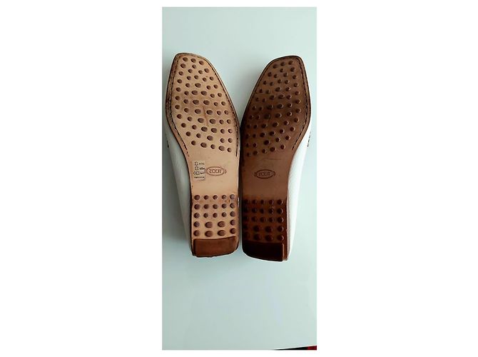 Mocassini Tod's in pelle Eggshell Bronze Caramel Rame Bianco sporco Bronzo Caramello - vista 3