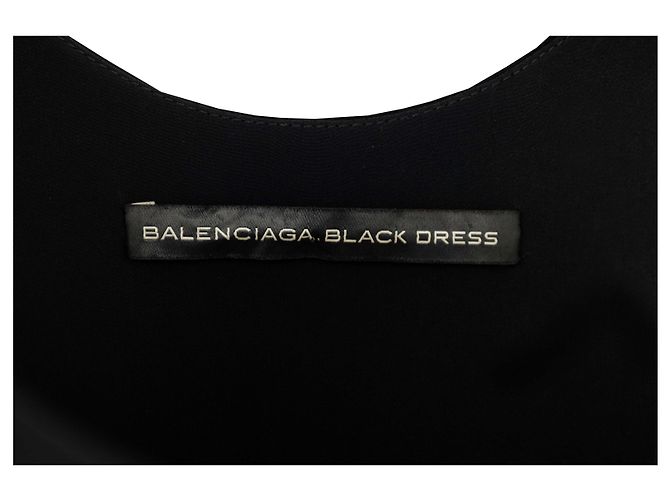 Balenciaga Perlenverziertes schwarzes Kleid - Ansicht 3