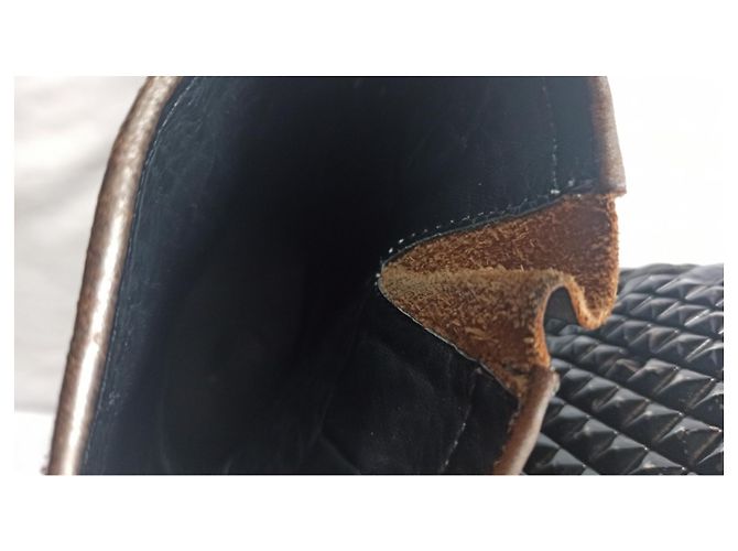 Ash Cloutees stivaletti in pelle con borchie nero bronzo - vista 5