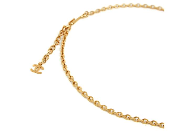 Collar Chanel Dorado con Medallón Azul Marino y Perlas - vista 4