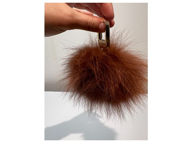 Ciondolo per borsa pompon in pelliccia marrone Yves Salomon - vista 5