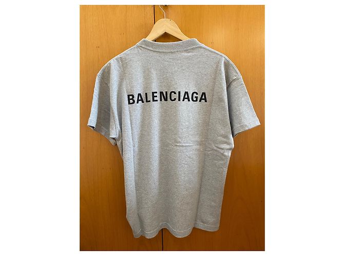 Balenciaga T-Shirt mit Logo-Print in Grau - Ansicht 2