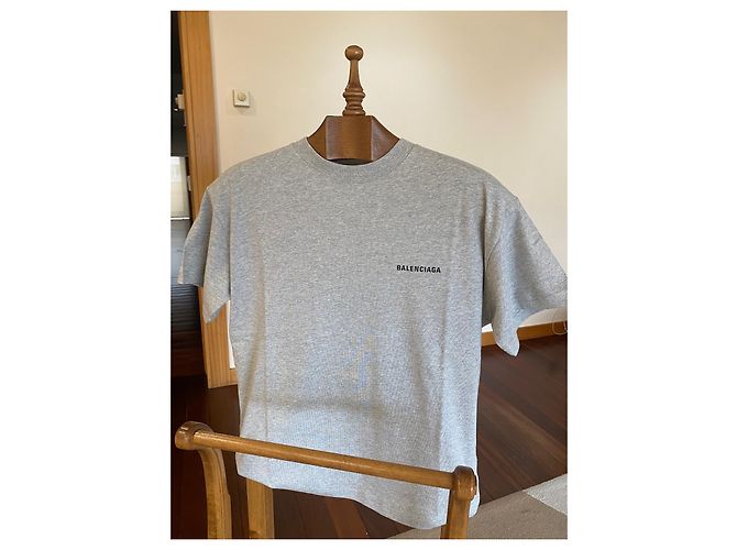 Balenciaga T-Shirt mit Logo-Print in Grau - Ansicht 3