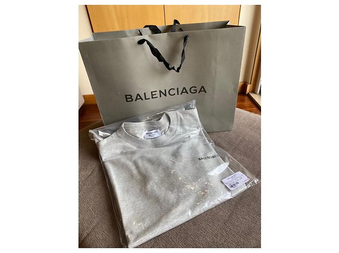 Balenciaga T-Shirt mit Logo-Print in Grau - Ansicht 9
