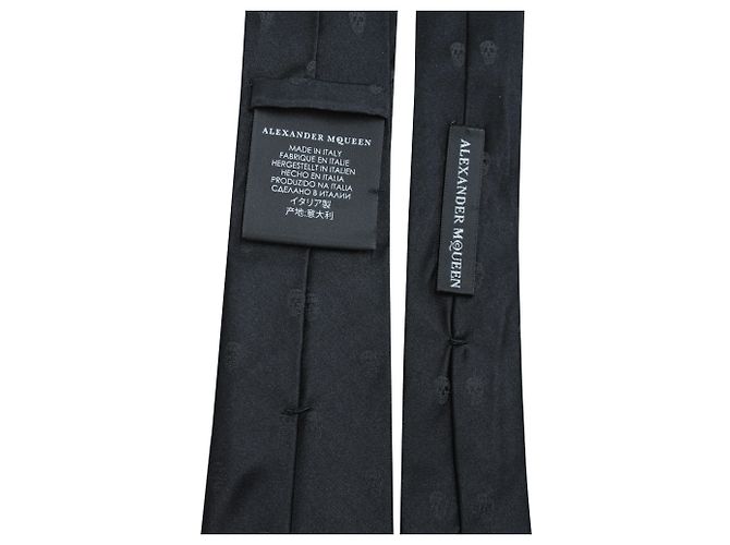 Alexander McQueen Skull-Pattern Tie in Black Print Silk - view 3
