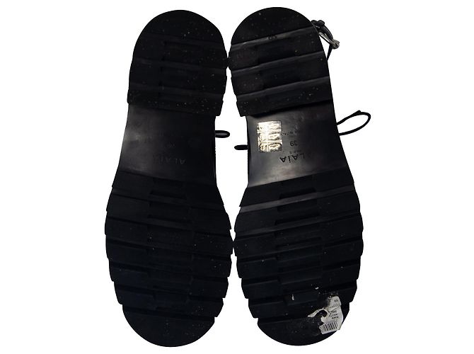 Alaïa Bottines Alaia Ajourées en Cuir Noir - vue 5