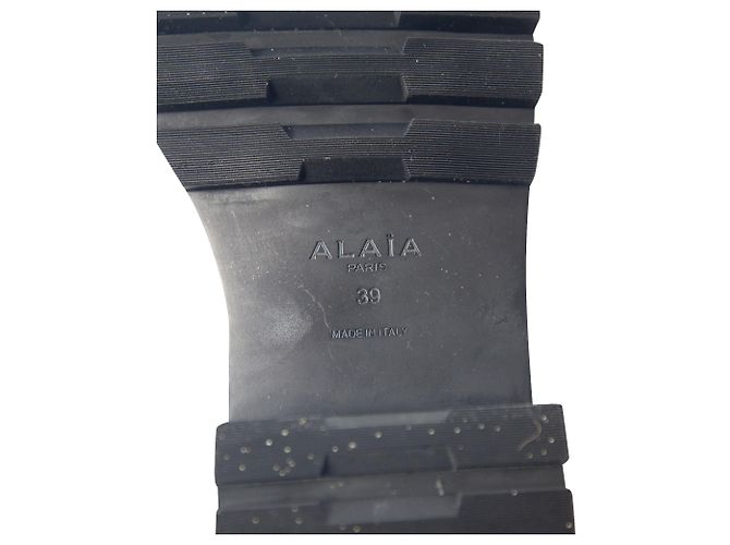 Alaïa Bottines Alaia Ajourées en Cuir Noir - vue 6