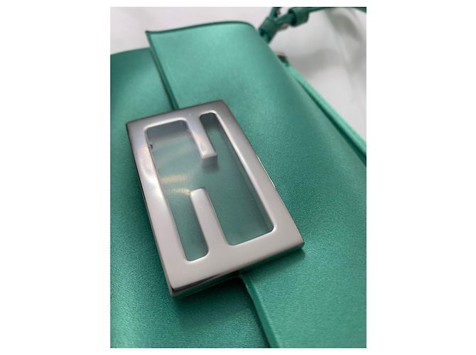 mini baguette fendi - vista 4