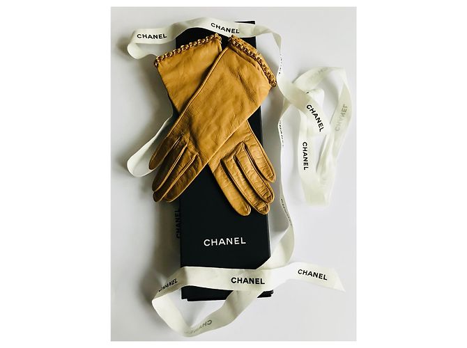 Chanel Lederhandschuhe Beige mit Goldkette Gold hardware - Ansicht 2