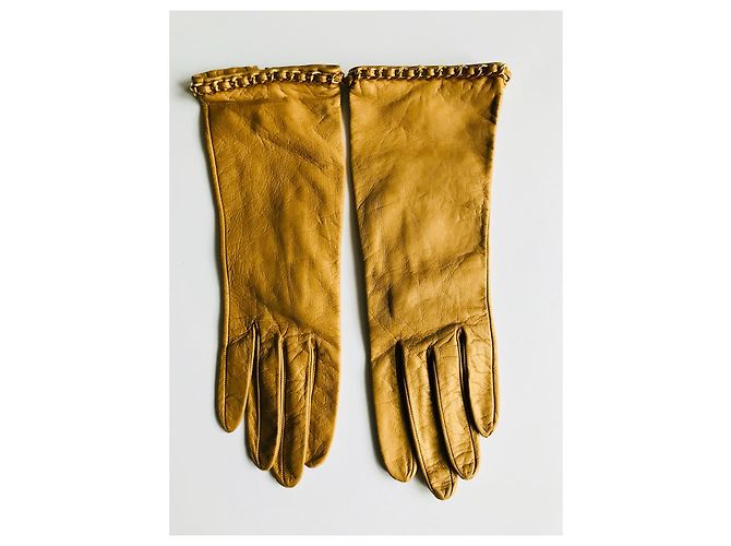 Chanel Lederhandschuhe Beige mit Goldkette Gold hardware - Ansicht 4