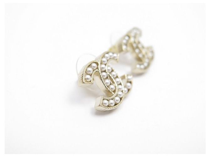 NINE ORECCHINI LOGO CHANEL CC E PERLE AB6959 FARE NUOVI ORECCHINI 2021 D'oro - vista 2